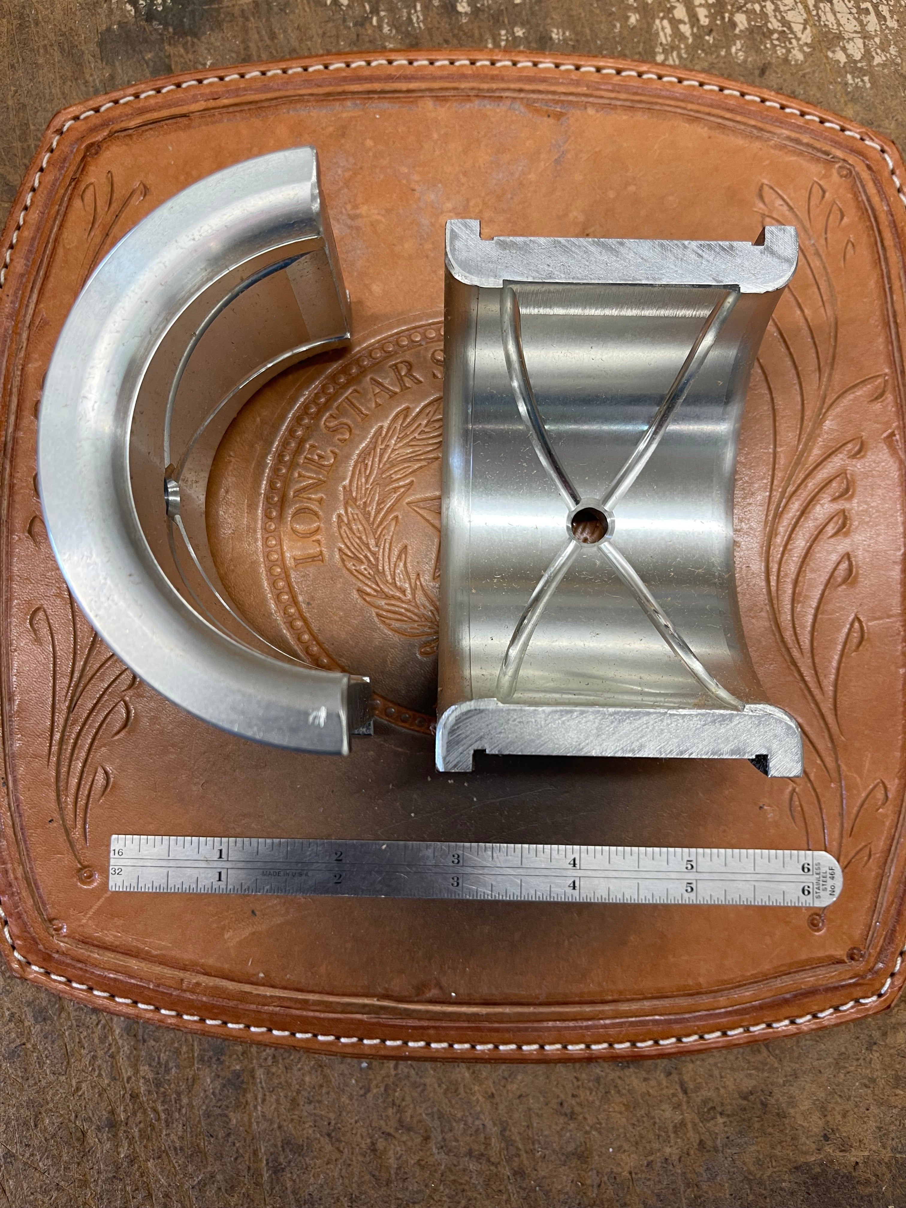 3364 GASO Undersize 2 7/8" (2.875") Connecting rod bearings for 2 7/8" ground crankshaft journals. Shown one half cross section and one half center section. 